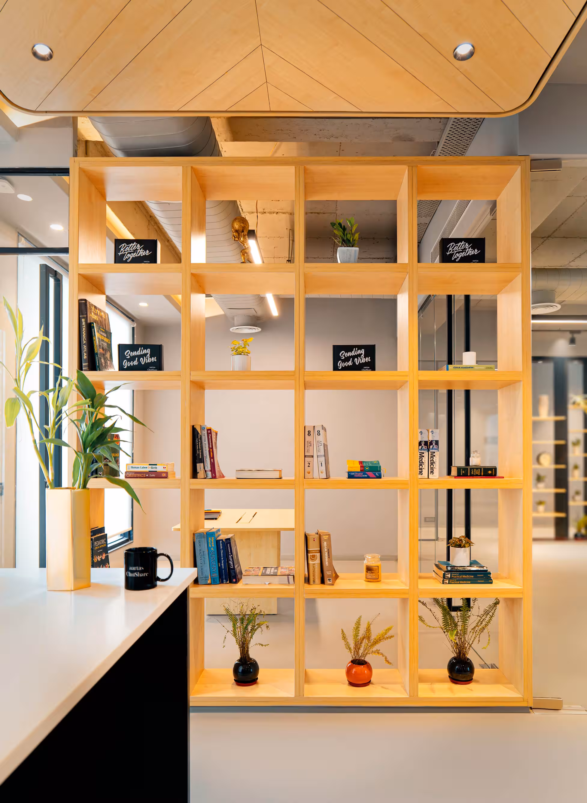 Front Desk — CliniShare South Delhi
